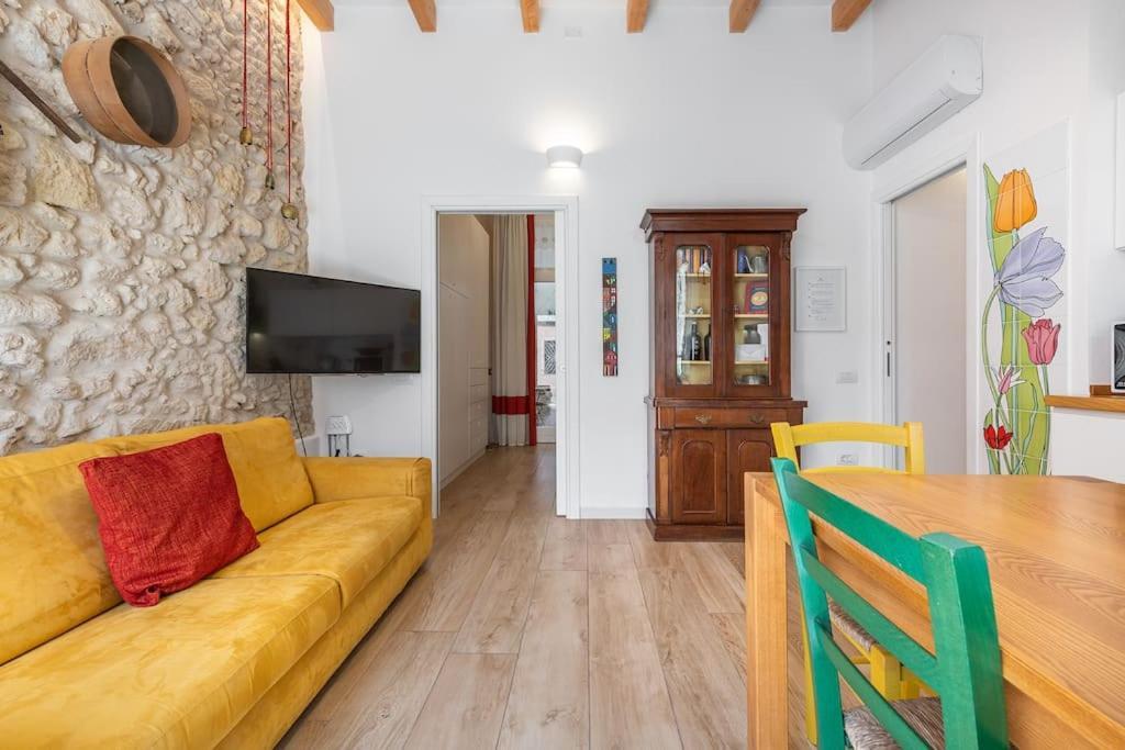 Charming House Con Doccia Sensoriale E Cortile Interno - Centro Storico Apartment Cagliari Exterior foto