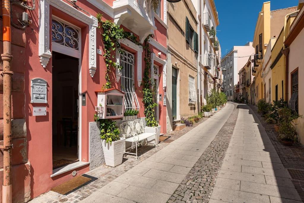 Charming House Con Doccia Sensoriale E Cortile Interno - Centro Storico Apartment Cagliari Exterior foto